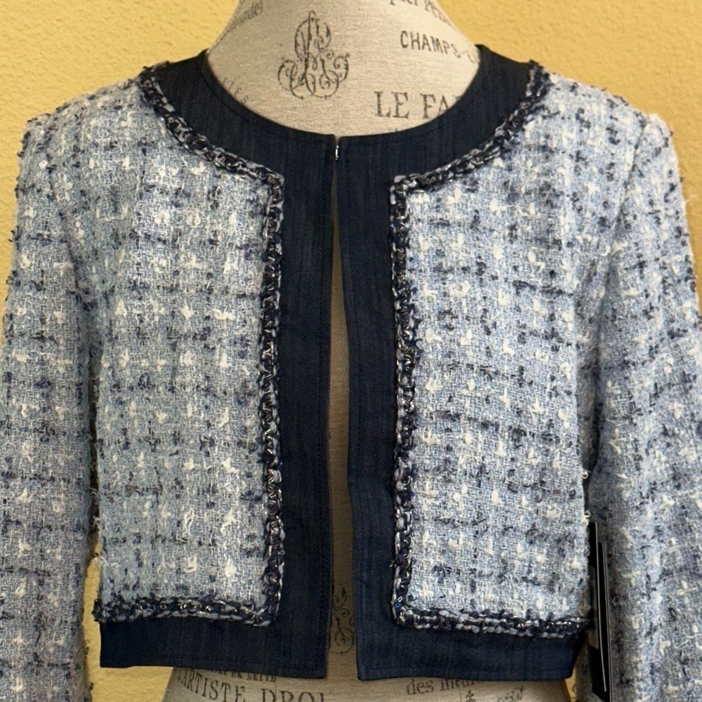 NWT Karl Lagerfeld Cropped Tweed Boucle Jacket Blue/White Metallic Trim Size 12 - Picture 7 of 12